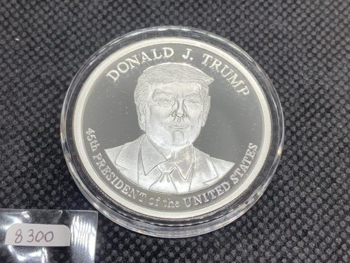 (New)「President Donald J. Trump」Silver 1 oz Proof Round #8300 - Image 2